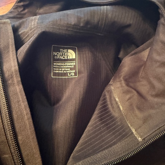 The North Face Black Hooded Jacket - Picture 9 of 9